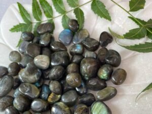 labradorite crystal tumbled