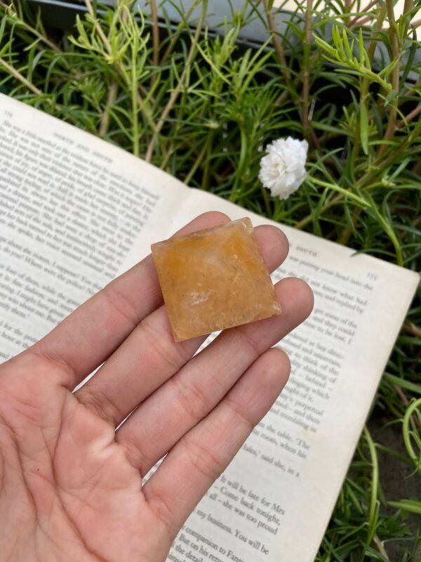 Best Quality yellow aventurine pyramid - Image 4