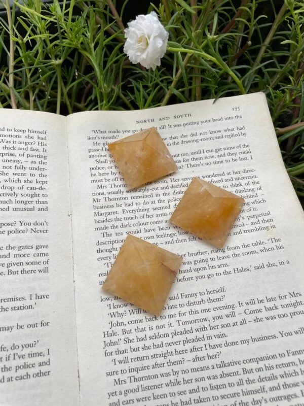 Best Quality yellow aventurine pyramid - Image 5