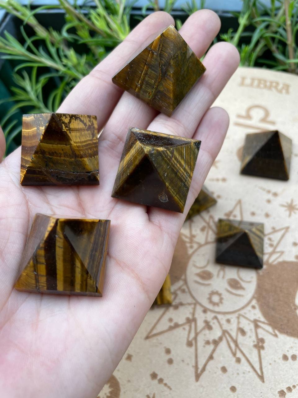 tiger eye pyramid